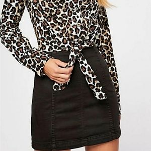FREE PEOPLE STRETCH DENIM SKIRT IN BLACK